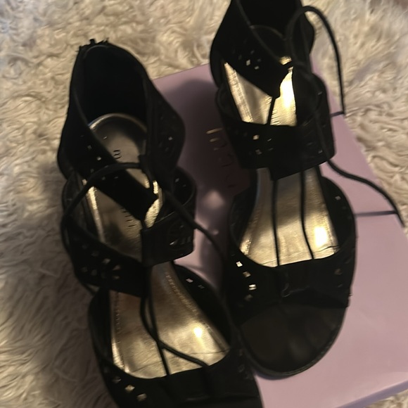 Madden Girl sandals size 10 black and natural - Picture 2 of 9
